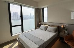 蔚蓝东岸楼盘的主人房方正实用看海景